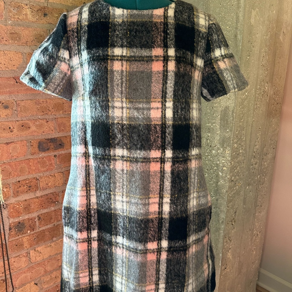 Line & Dot Elegant Gray Fabric